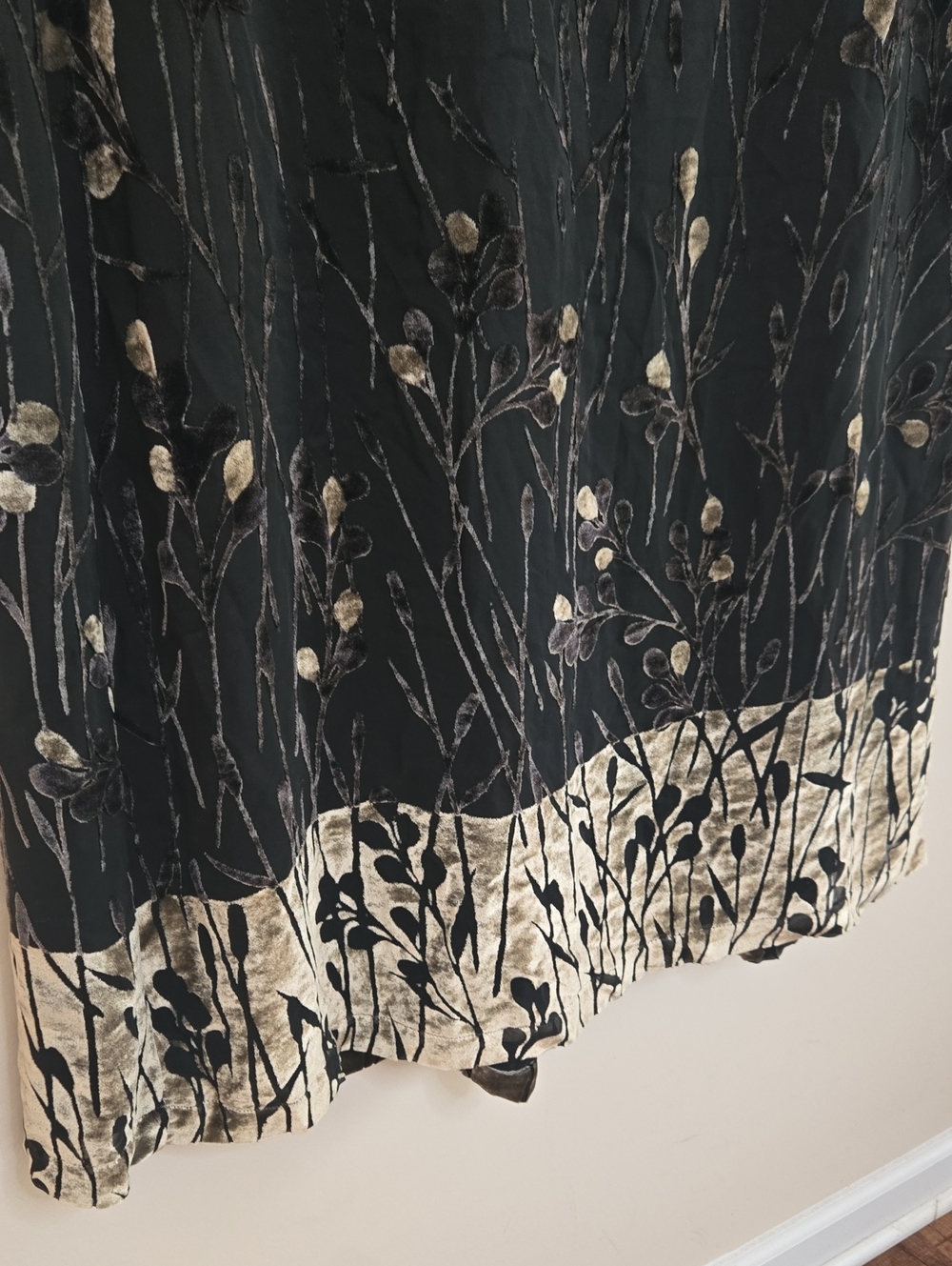 Vintage Black Velvet Floral Midi Skirt 2X Botanical Romantic Goth‎ Dark Academia - Picture 3 of 7